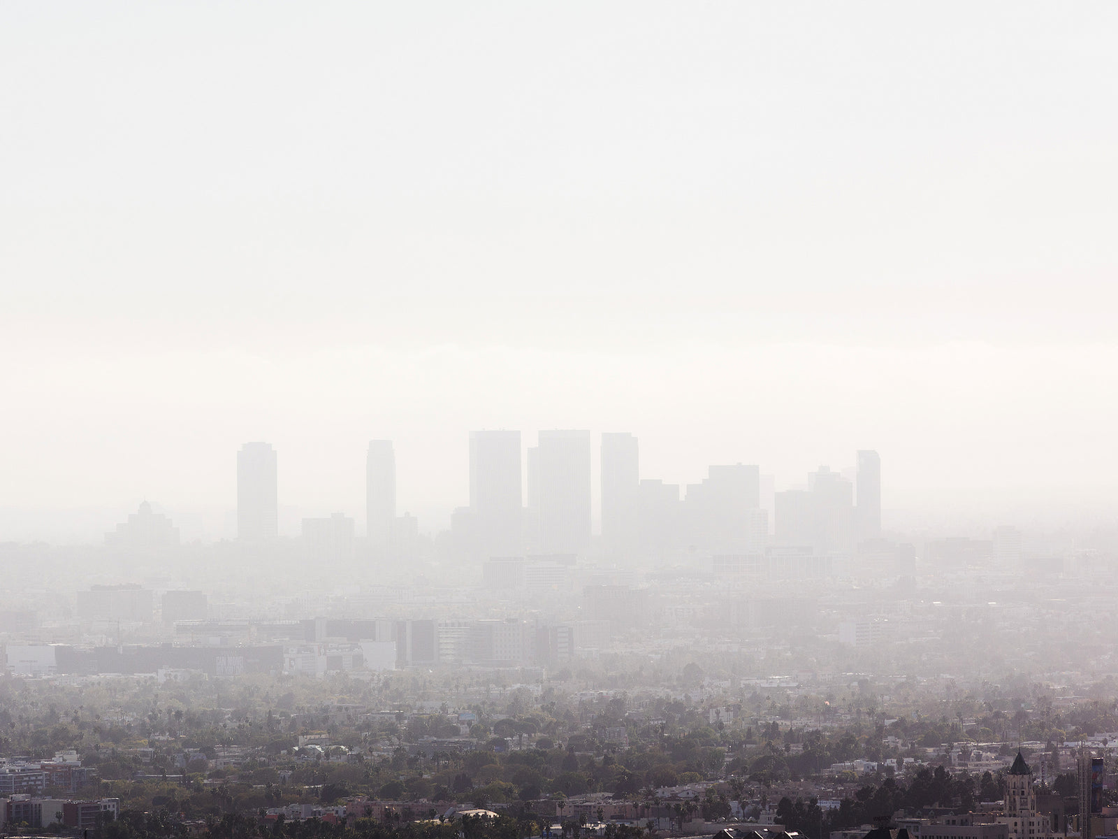 An extremely smoggy skyline