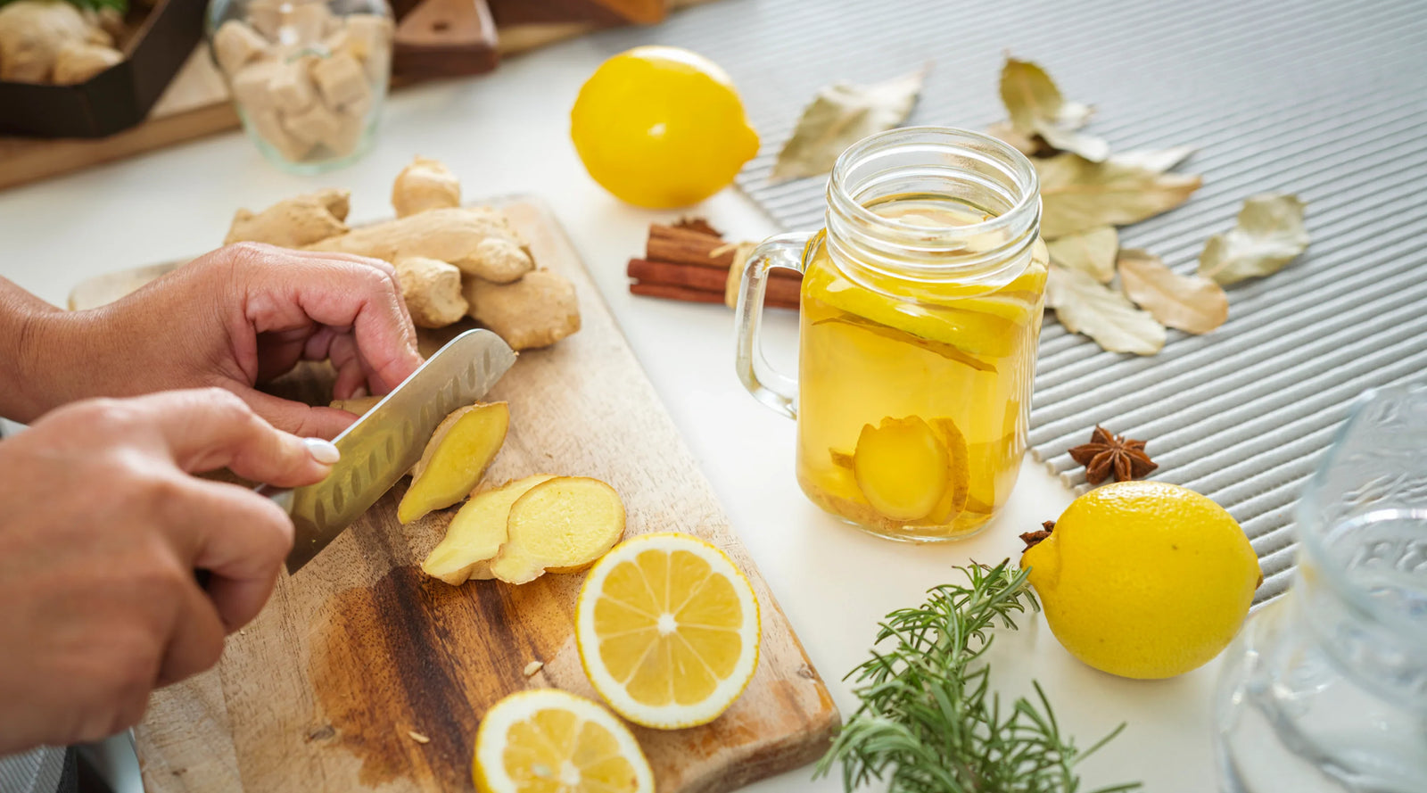 12 Natural Home Remedies to Combat Seasonal Pollen Allergies