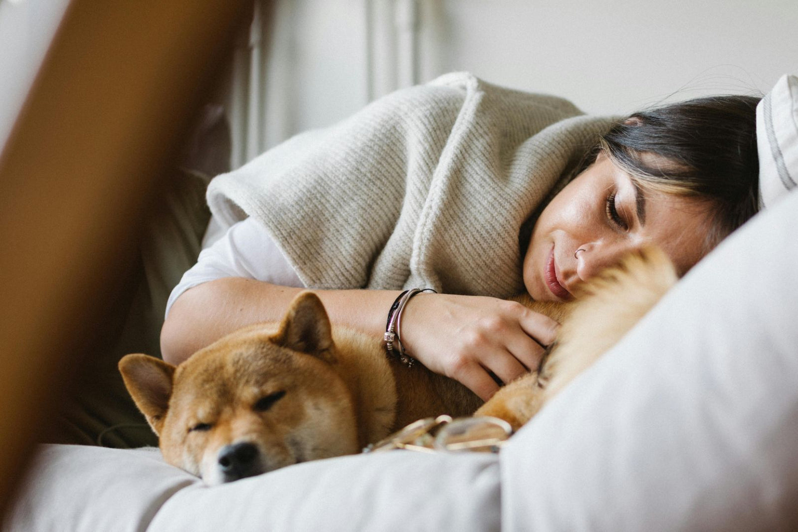 How Pet Dander in the Bedroom Can Ruin Your Sleep